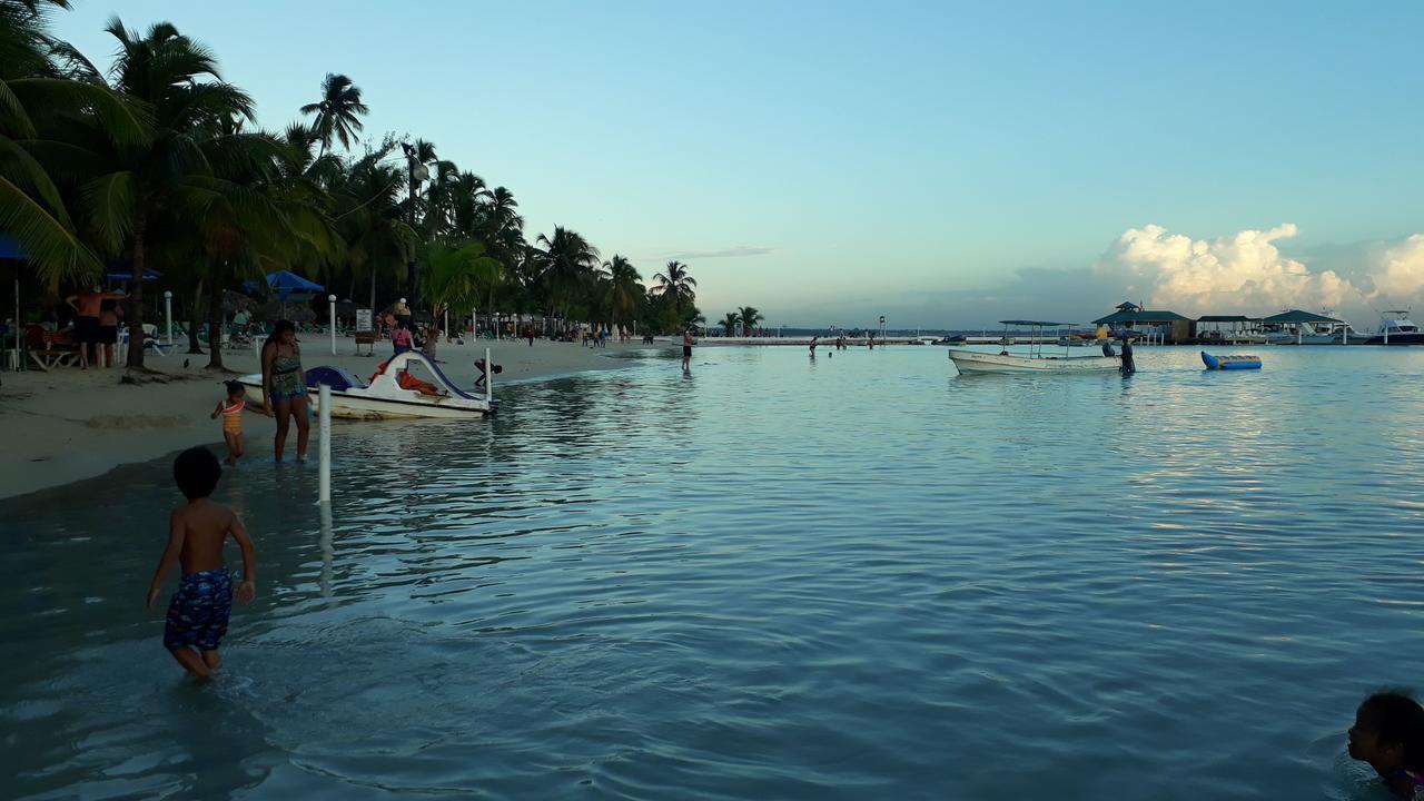 Hotel & Restaurante Espanol Luz De Luna Boca Chica Exterior foto